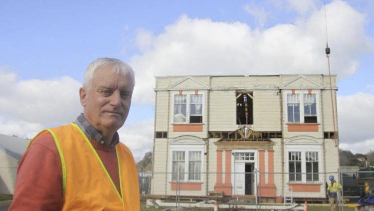 Wealthy businessman offered Green MP $200,000 to prove climate change is real