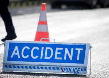 Multi-vehicle crash closes main South Auckland road