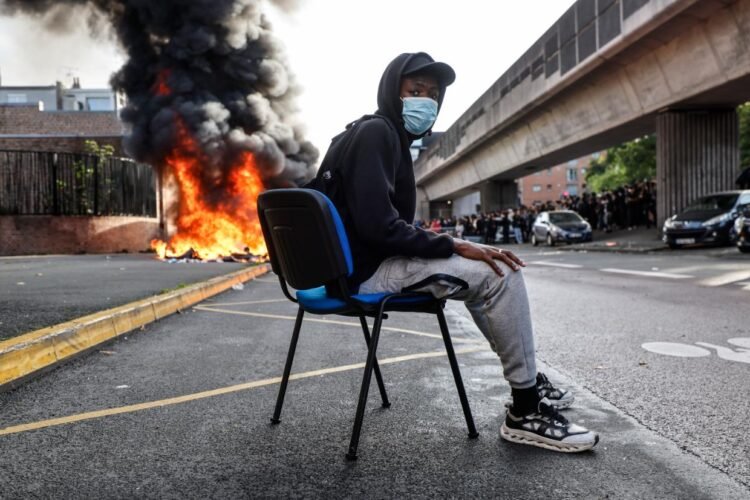 France school protests: Thousands arrested, hundreds injured, schools set on fire
