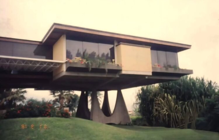 They denounce the destruction of the Riccio House