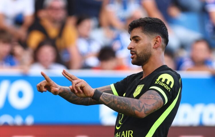 Atlético wins 2-1 against Alavés and maintains its second place