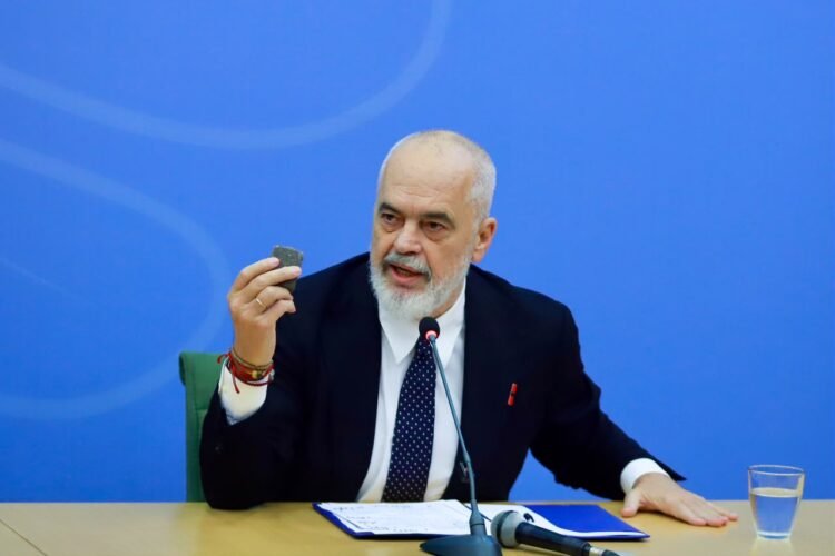 Rama takes the strong decision: The damages from the protests in Tirana will be paid by the parents of those who caused them! Traffic lights were broken and banks and shops were robbed – Shqip.com