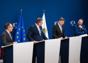 Association agreement with the EU, majority and opposition divided in the Council on its implementation and on the referendum