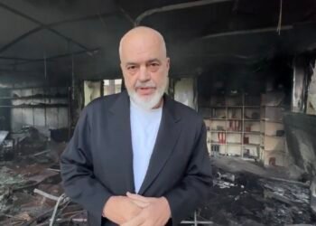 Rama makes a strong warning: Whoever is destroying Tirana will pay. The bullies are not the students but people from the opposition – Shqip.com