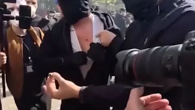 The fifth day of the protest! The situation at the Ministry of Education escalates, the police fire rubber bullets. The ambulance also intervenes – Shqip.com