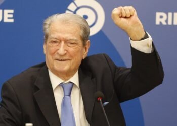Berisha attacks the “Flamingos” protest: The microphone band was captured by Rama and Balluku. Arlind Qori’s people terrorized Tirana every night with the communist coup – Shqip.com