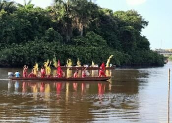 Cotticarivier ‘dances’ to the rhythm of ‘Poolo boto’ – the True Time