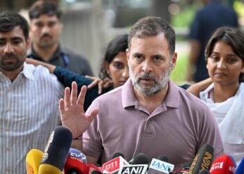 Don’t stand in the way of protesting students, they are voice of India: Rahul tells PM and HM