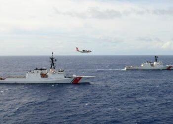 Coast Guard airlifts 2 patients from Kwajalein Atoll to Honolulu
