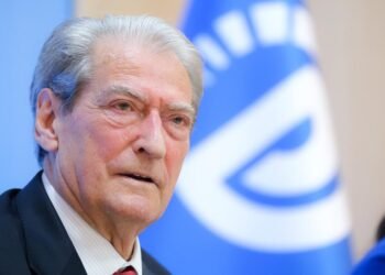 “Why isn’t the US ambassador up to you”? Berisha is closely fought by the democrats, the leader of the DP avoids the questions – Shqip.com