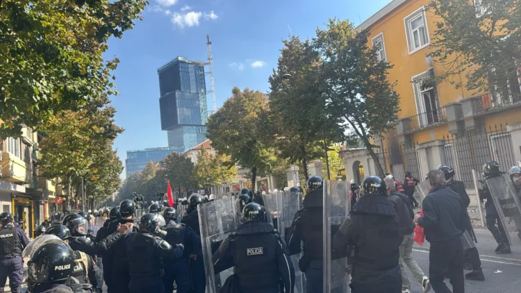 The situation escalates at the Ministry of Education in Tirana, protesters throw Molotov cocktails, the police respond with tear gas and water