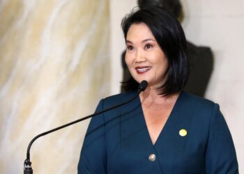 President Fujimori will meet with Panamanian authorities during a stopover in Panama