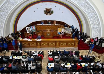 Who are the 12 civilians chosen to renew the TSJ