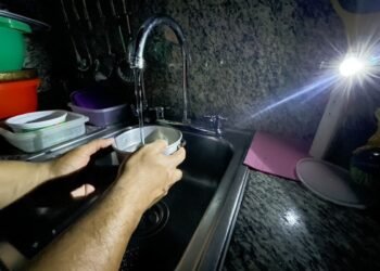 Electrical outages were reported in Caracas and several regions of the country this #24Oct
