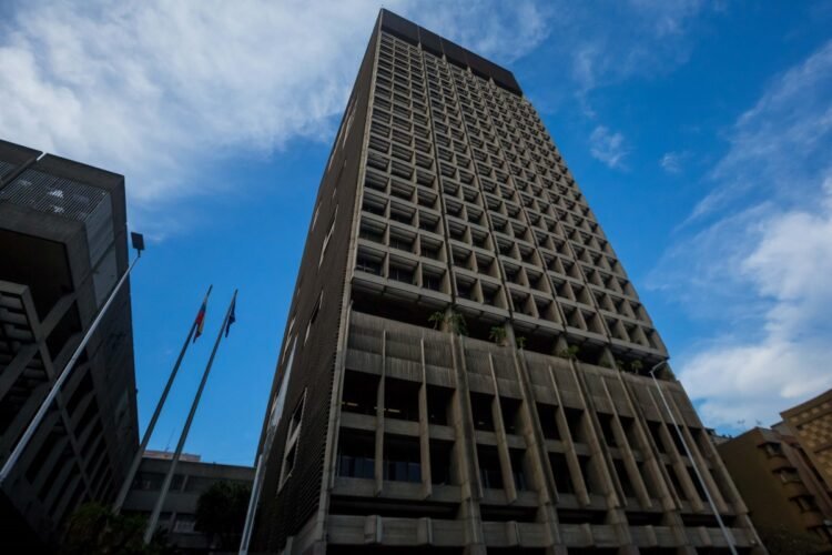 Environment analysis: How Venezuelan banking should refresh its strategy