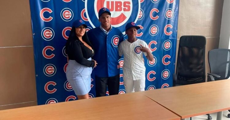 Baseball: Two players who left Cuba sign with Major League teams