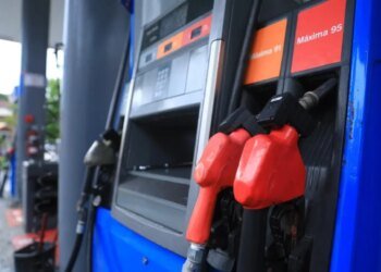 Gasoline prices will rise and diesel will drop starting October 2 in Panama
