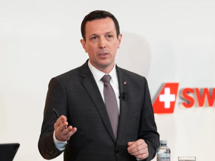 Pilots step up pressure on SWISS