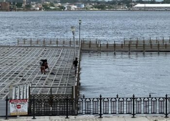 Havana: Havana’s floating dock is dismantled for the day