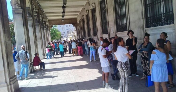 Migration: An average of 34,000 Cubans arrive in Spain per year