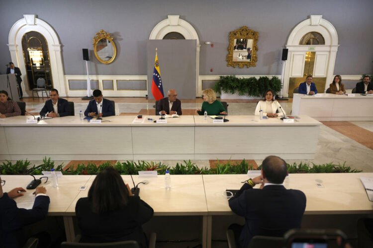 The US defends negotiations between Chavismo and the opposition despite the absence of María Corina Machado