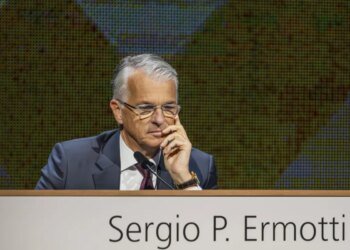 UBS boss Ermotti makes clearest Swiss exit threat