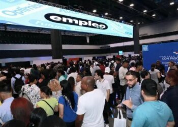 Between the drop in unemployment and AI filters: the challenge of achieving a formal job in Panama