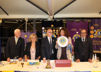 Gabriella Simoni in Rimini: youth hardship at the center of the book “Non solo maranzine”