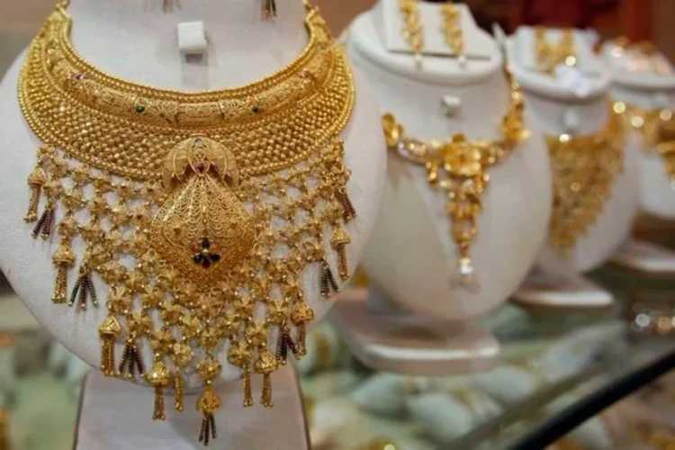 An ounce of gold sells for $4180
