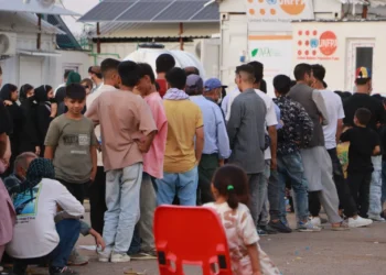 Yesterday, about 100 families of Afghan refugees returned to the country