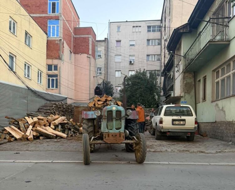 The police of Ferizaj and Shtërpce in action for the protection of questions – wood transported by three vehicles is confiscated