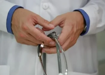 The doctor in charge at Vushtrri Hospital was physically attacked