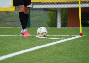 Titanico739 S4, the official FSGC ball brings sustainability and the fight against gender violence to the pitch