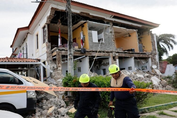 Earthquakes in Venezuela and Panama: why such different damages?