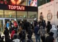 The violent crowd gets out of control, orders are given through text messages to burn the Toptani shopping center – Shqip.com