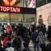 The violent crowd gets out of control, orders are given through text messages to burn the Toptani shopping center – Shqip.com