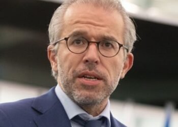 Reuten reminds von der Leyen of tolerance towards Vučić, says that the EP supported those who demanded justice and change