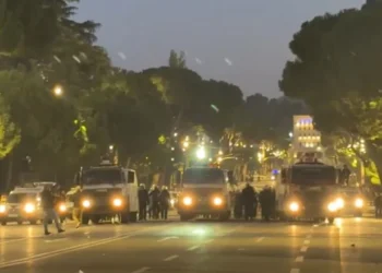 The protest near the Ministry of the Interior becomes tense, the protesters are divided into two groups, the police try to disperse them with cars