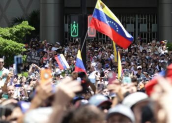 42% of Venezuelans do not trust any politician for the presidential elections