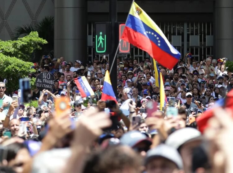 42% of Venezuelans do not trust any politician for the presidential elections