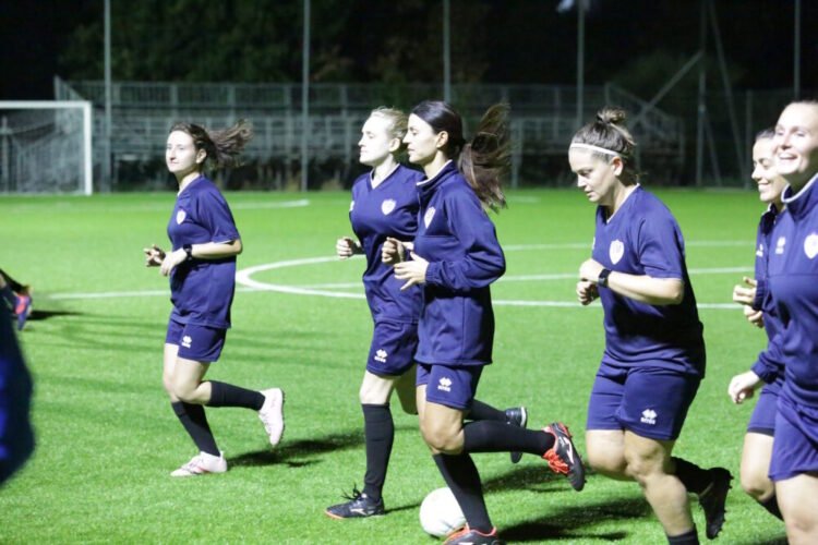 Women’s futsal, the Titanes at the start of the second season in the CIS championship