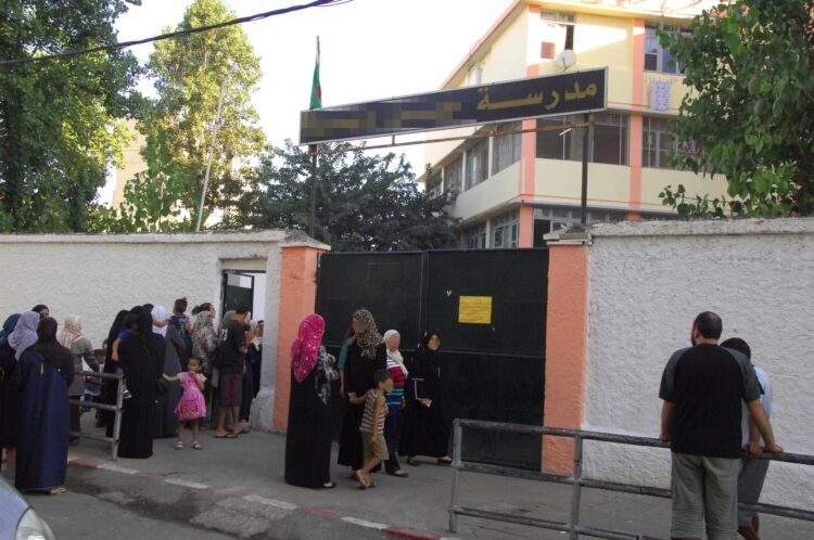 The father is the legal guardian of the student – Al-Shorouk Online