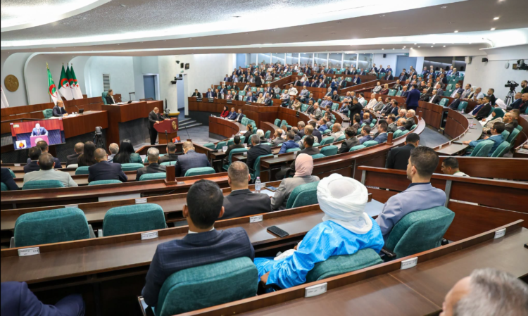 Death penalty for perpetrators of arson and child kidnapping. Representatives approve the Penal Code